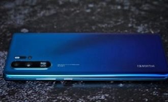 我来教你华为p20中打开开发人员选项的操作步骤。